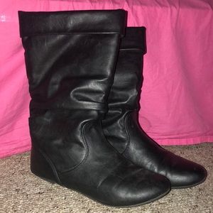 Black foots for fall